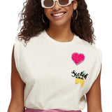 Hart Glitter Paillette Strijk Embleem Patch Roze op een wit t-shirt met Scotch en soda print