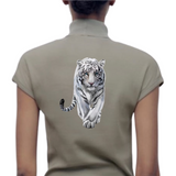 Witte Tijger Strijk Applicatie Large op de rugzijde van een t-shirt
