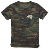 Eagle Zee Arend Strijk Embleem Patch op een klein t-shirtje met camouflage print