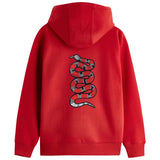 Koraal Slang XXL Strijk Embleem Patch Rechts op de rugzijde van een rode hoodie