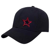 Ster Paillette Strijk Emblemen Patch Rood Zwart op een zwarte cap