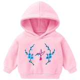 Bloesem Kolibrie Strijk Embleem Patch Set op een kleine roze hoodie