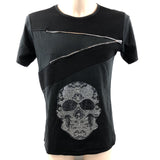 Hot Fix Rhinestone Strass Doodskop Skull Strijk Applicatie op een zwart t-shirt
