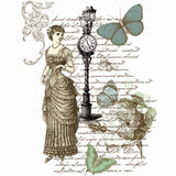 Applicatie van een vintage lady op een achtergrond van schuin geschreven tekst tevens zijn er drie vlinders afgebeeld en een straatlantaarn met klok