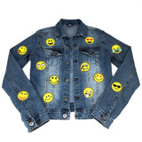 Ronde Gele Emoji Smiley Patch Zonnebril samen met elf andere smiley patches op een spijkerjasje