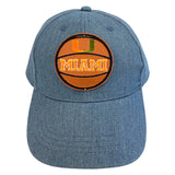 Miami Basketbal Strijk Embleem Patch op een cap van spijkerstof