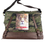 Leeuw Leeuwen Find The Fighter In You Strijk Applicatie op een tas met camouflage print