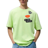 So Happy With You Tekst Strijk Embleem Patch samen met een bijtje en paillette mond strijk patch op een groen t-shirt