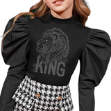 Leeuw Strass Strijk Applicatie King Tekst op een zwarte blouse 