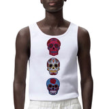 Sugar Skull Mexico Strijk Embleem Patch samen met een roze en lichtblauwe variant op een wit hemd