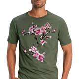 Magnolia Bloesem Tak XXL Strijk Embleem Patch Roze op een groen t-shirt