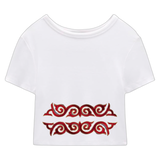 Twee maal de Cosplay Sequins Venetiaans Kant Strijk Applicatie Patch Bordeaux Rood op een wit kort t-shirtje