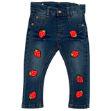 zes maal de Aardbei Aardbeien Fruit Strijk Embleem Patch op een kleine spijkerbroek