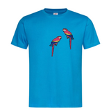 Papegaai Strijk Embleem Patch Set L+R op een blauw t-shirt