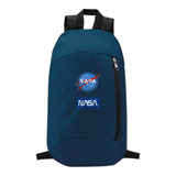 Nasa Embleem Strijk Patch Sterren Lichtblauw samen met de blauwe NASA tekst strijk patch op een blauwe rug / sporttas