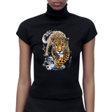Panter Luipaard Jaguar Strijk XXL Applicatie op een zwart shirt met korte mouwen en een col