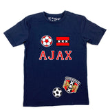 Amsterdamse Vlag Wapen Voetbal Patches en  de naam AJAX  van strijk letter patches op een donker blauw t-shirtje 