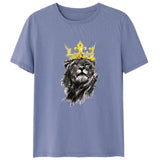 Leeuw Kroon King Leeuwen Kop Met Manen Full Color Strijk Applicatie op een lila t-shirt