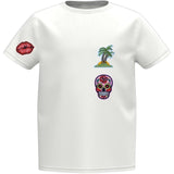 Mond Rode Lippen Strijk Embleem Patch samen met andere strijk patches op een klein wit t-shirtje