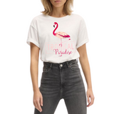 Flamingo Tropical Paradise Strijk Applicatie op een wit t-shirt