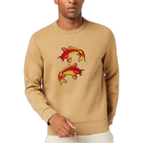 Vis Koi Karper Strijk Embleem Patch Set op een mosterdgele sweater