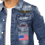 Vlag USA Amerika Stars And Stripes Strijk Embleem Patch samen met twee andere strijk patches op een spijkerjasje