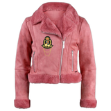 Broche Patch Wapen Schild Embleem Groove op een roze kort jasje