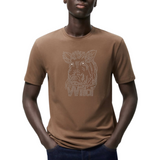 Zwijn Varken Wild Tekst Strass Strijk Applicatie op een bruin t-shirt