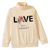 Love Don't Forget Roos Strijk Applicatie op een licht gele sweater