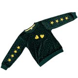 acht maal de Ster Military Rang Sterren Strijk Embleem Patch Goud samen met twee gouden hartjes met oogjes op een groene sweater