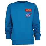 Nasa Embleem Strijk Patch Sterren Lichtblauw samen met de rode NASA tekst strijk patch op een blauwe sweater