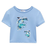Dolfijnen Strijk Applicatie op een blauw kort t-shirt