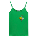 Tennis Club Strijk Applicatie Small op een groen hemdje