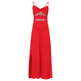 Venetiaans Kant Sequins Cosplay Strijk Applicatie Patch Wit samen met een andere variant op een rode lange jurk