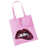 Mond Tand Bijt Lip XL Paillette Strijk Patch Applicatie Rood Roze op een roze linnen tas