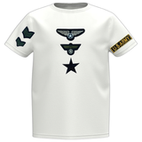 US Army Tekst Embleem Strijk Patch op een wit t-shirtje samen met andere Army strijk patches